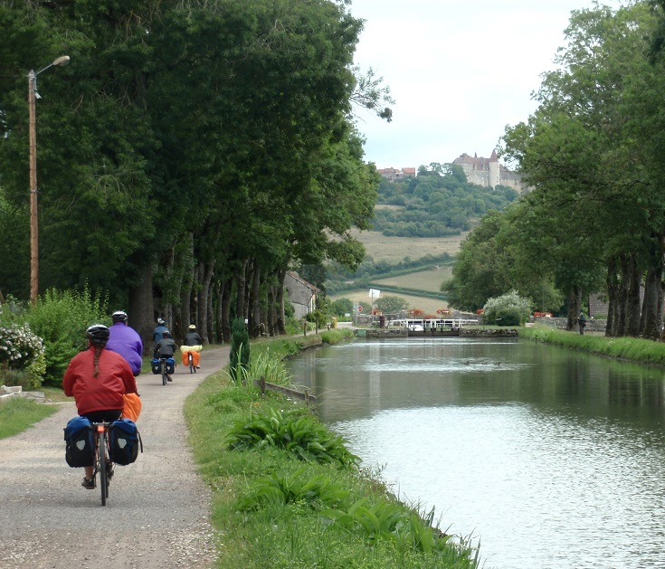 Approaching Écluse 8S Vandenesse, Burgundy Canal