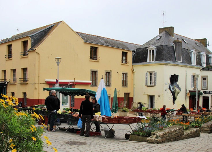 Market day, Douarnenez, Brittany